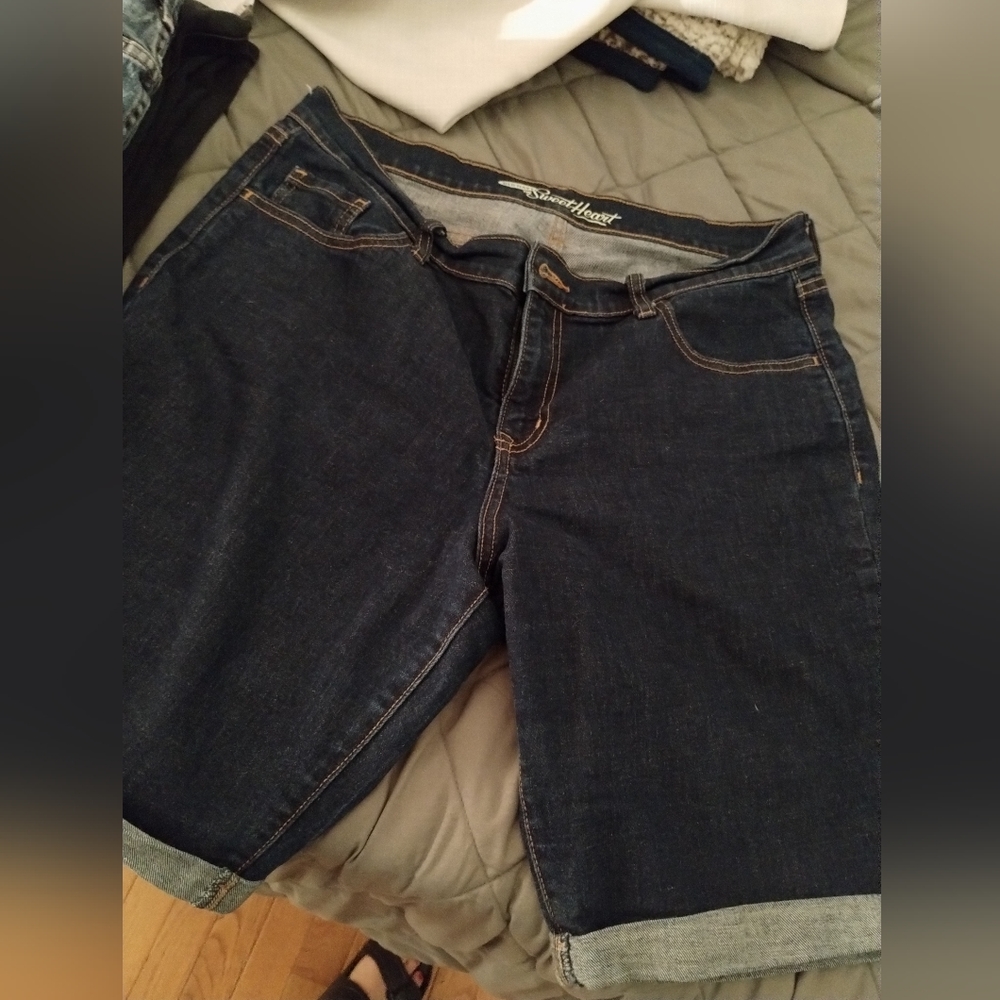 Old Navy Sweetheart Bermuda Shorts 12 R